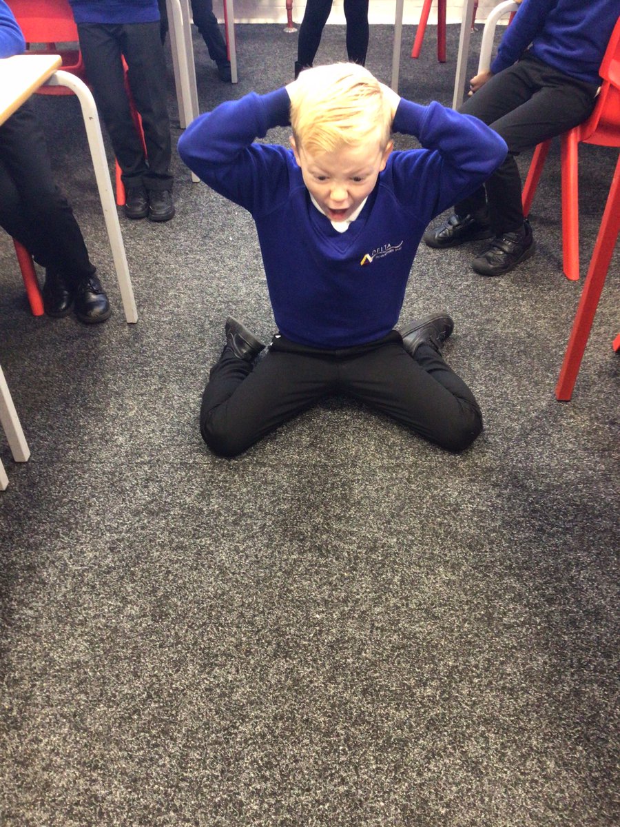 DeltaMerseyYr3's tweet photo. In Writing, we are focusing on showing character’s thoughts and feelings through actions and reactions! We’re learning to use Show Not Tell in our writing  😁👏 @DeltaMersey #MPAWriting https://t.co/Ay2c3eLJSr
