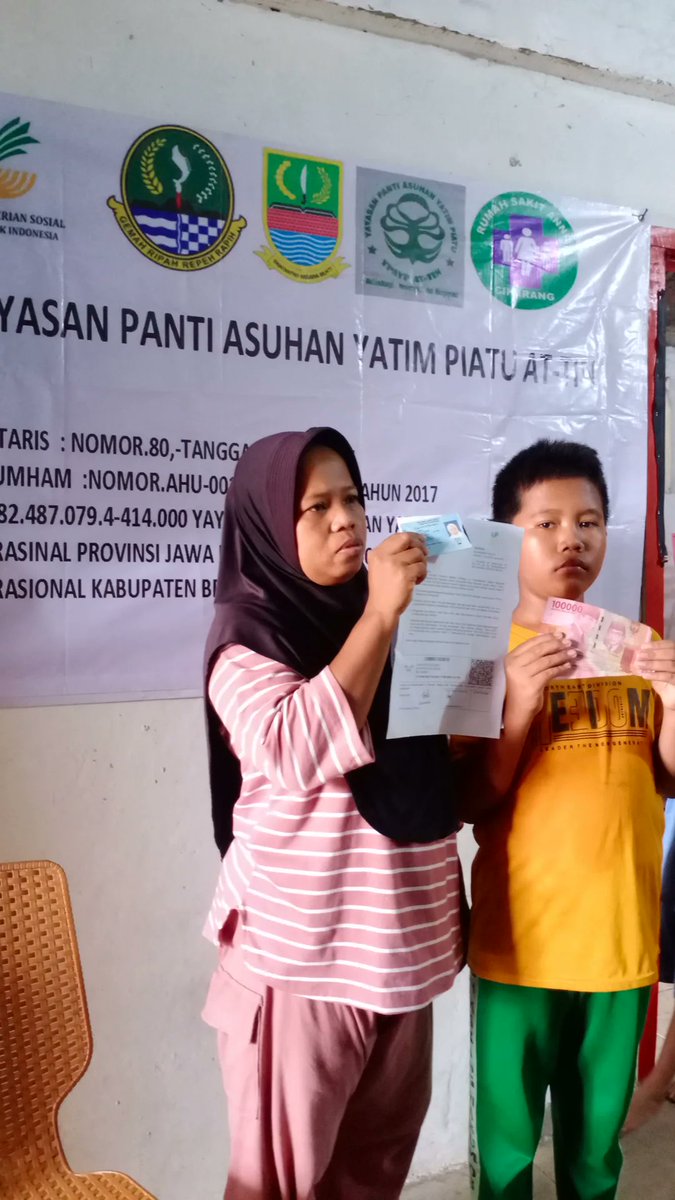 AsepYpay's tweet photo. Alhamdulillah program YAPI dari kemensos sudah terealisasi, yang daftar 100 anak, yang cair hanya 29 anak,semoga yang blm cair bisa menyusul atau dialihkan ke program lainnya aamiin.. https://t.co/OGB2ua6lyD