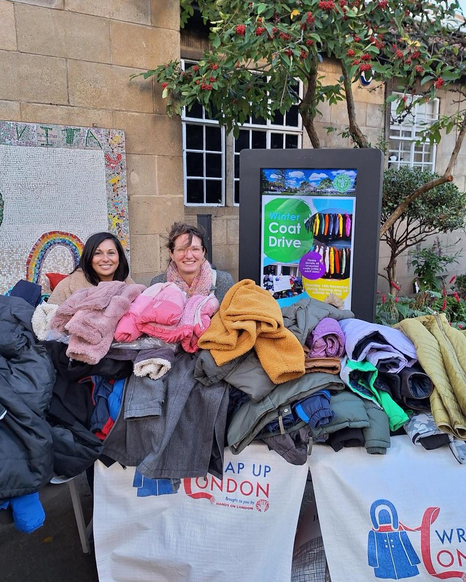 The #KAScommunity donated bagfuls of warm winter coats this morning for @handsonlondon's annual #WrapUpLondon campaign. The coats will be sorted and distributed to people in need this winter. Big love to our #KASparents for coordinating the collection!