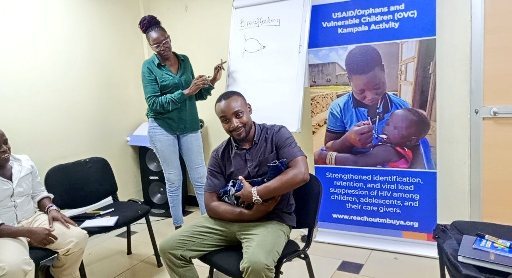 Reachoutmbuya's tweet photo. @USAIDUganda @PEPFAR ECD starts with the basics.
We have witnessed an incredible demonstration on the importance of #breastfeeding and how it's done. When men understand and support the process, it nurtures healthier generations. #ECD
#OVCKampalaActivity
@USAIDUganda https://t.co/vnToVD7KKk