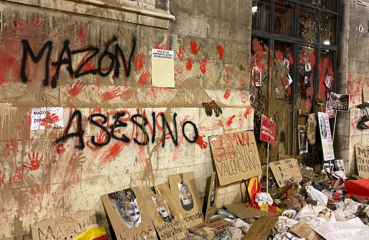 conocevalenciapaseando.blogspot.com/2024/11/el-pat… El Patrimonio Cultural Valenciano y la falacia del falso dilema. Seguimos esperando la condena pública de los responsables de <a href="/CompromisVLC/">Compromís València</a> <a href="/SocialistesVal/">PSPV-PSOE</a> por este ataque injustificado contra el patrimonio cultural valenciano 👇