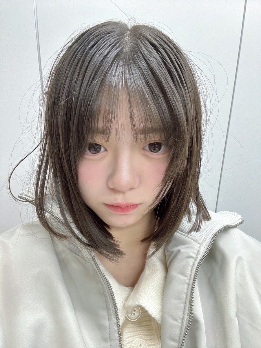 nogizaka46's tweet photo. 【ブログ更新 冨里奈央】 ミーグリ1部直前のボサボサ https://t.co/FQWALh09ep https://t.co/deNb0POD1k