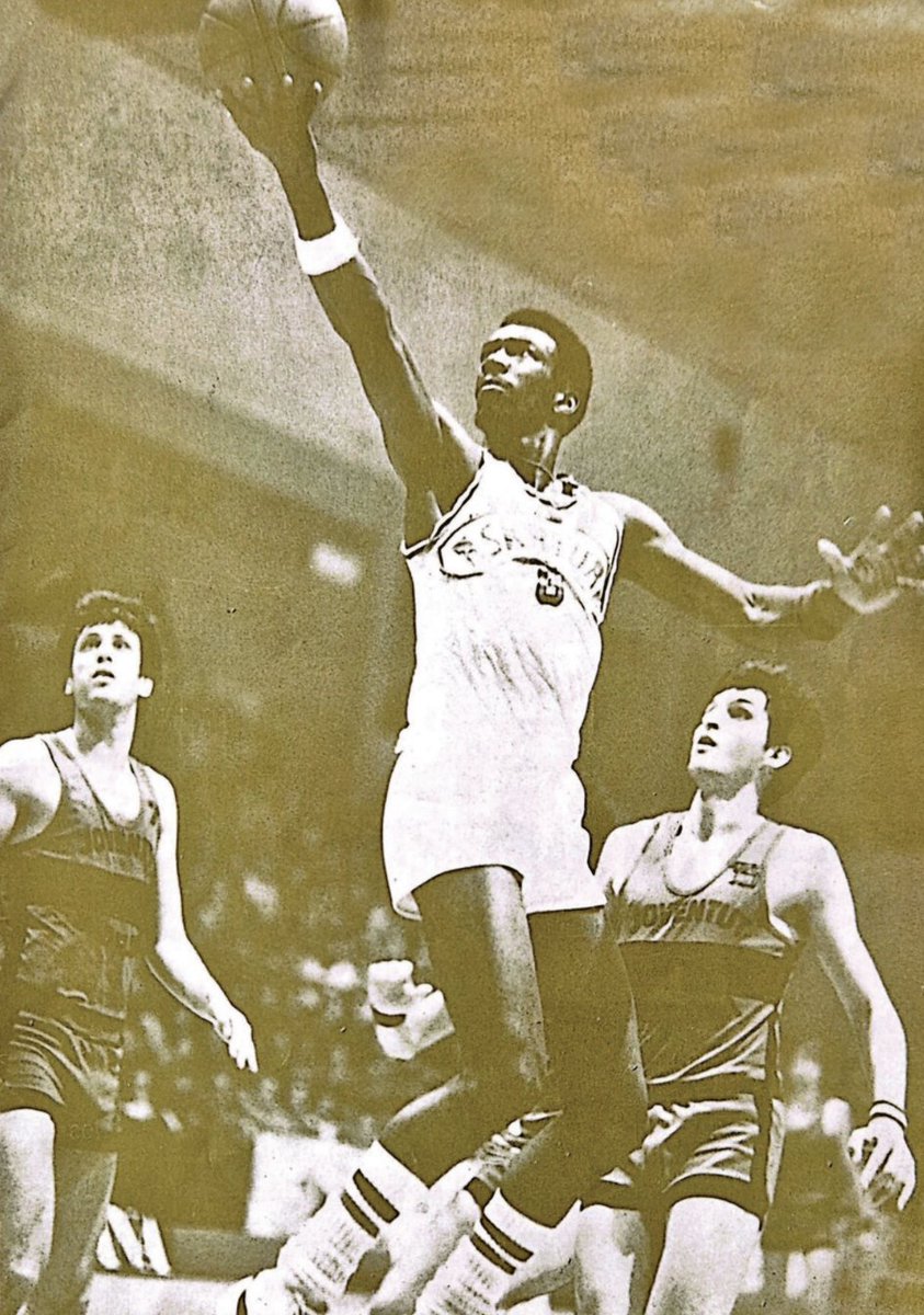 🗞️El <a href="/Askatuak/">Askatuak SBT</a>, un club histórico de nuestro baloncesto, cumple 50 años, y en la revista de este mes hemos querido realizar un viaje a su historia.

Fotos, testimonios y episodios curiosos del club donostiarra en el número de noviembre, ya disponible en kioscos.