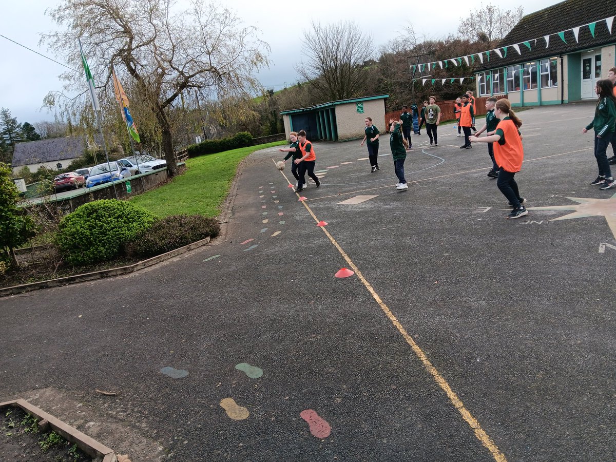 WhelanGavin's tweet photo. Another enjoyable morning in #CloneaPowerNS - loads of energy, enthusiasm & FUN, well done to all classes, thanks also to the teachers & staff for the help & support ππβ
οΈπ Another week of #PrimarySchoolCoaching completed #GDC #MidCountyRegion #GAA @WaterfordGAACG @CloneaGAA https://t.co/accpS9wMlX