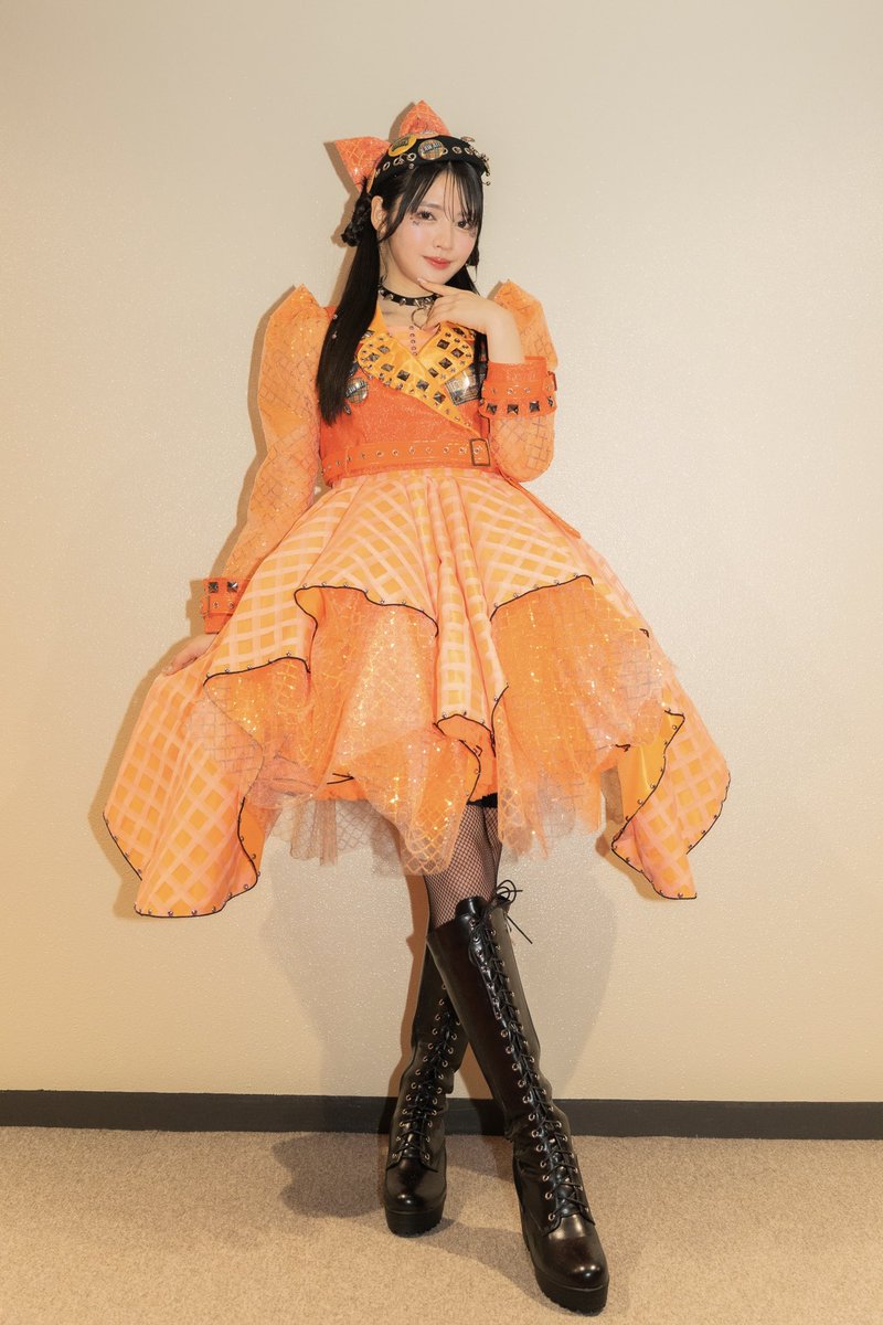 FRUITS_ZIPPER's tweet photo. 【FRUITS ZIPPER新衣装】

ロック衣装👗･:*+.
 
🧡鎮西寿々歌 （Suzuka Chinzei）
@suzuka_fz1124

Creative Collaborator: 相澤樹・齋藤ヒロスミ
Producer: 木村ミサ@misaxmas_
 
#FRUITSZIPPER #ふるっぱー
#フルーツジッパー https://t.co/74Tyfp1ilP