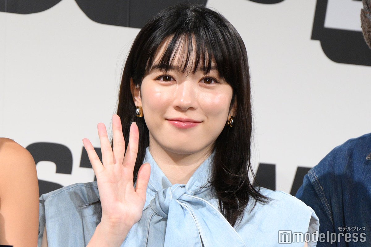 modelpress's tweet photo. 【第41回ベストジーニスト2024👖】

永野芽郁「ベストジーニスト」初受賞✨️
ノースリーブシャツでスラリ二の腕披露

🔻さらに写真を見る
https://t.co/4MIyicE2n2

#永野芽郁 #ベストジーニスト #ベストジーニスト2024 @mei_nagano0924 https://t.co/42wuLDNkHb