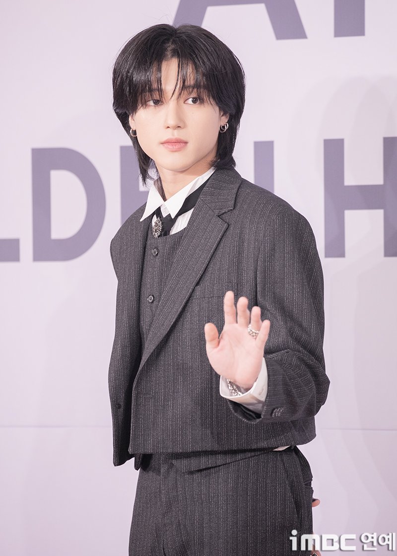imbcenews's tweet photo. [포토] 에이티즈 우영, 멋진 손인사 
#에이티즈 #ATEEZ #GOLDENHOUR
#GOLDENHOUR_Part2 #IceOnMyTeeth
#우영 #WOOYOUNG #기자간담회_241114 [iMBC연예]

에이티즈(ATEEZ) 우영이 14일 오후 서울 잠실 롯데호텔에서 열린 미니 11집 '골든 아워 : 파트 2(GOLDEN HOUR : Part.2)’ 발매 기념 기자간담회에 참석해 포즈를 취하고 있다.

⬇️고화질 Click Plz⬇️
https://t.co/JscH7RFK5N