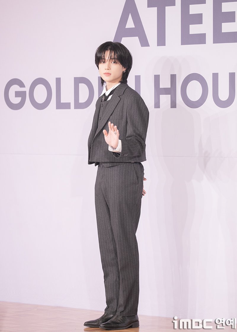 imbcenews's tweet photo. [포토] 에이티즈 우영, 멋진 손인사 
#에이티즈 #ATEEZ #GOLDENHOUR
#GOLDENHOUR_Part2 #IceOnMyTeeth
#우영 #WOOYOUNG #기자간담회_241114 [iMBC연예]

에이티즈(ATEEZ) 우영이 14일 오후 서울 잠실 롯데호텔에서 열린 미니 11집 '골든 아워 : 파트 2(GOLDEN HOUR : Part.2)’ 발매 기념 기자간담회에 참석해 포즈를 취하고 있다.

⬇️고화질 Click Plz⬇️
https://t.co/JscH7RFK5N