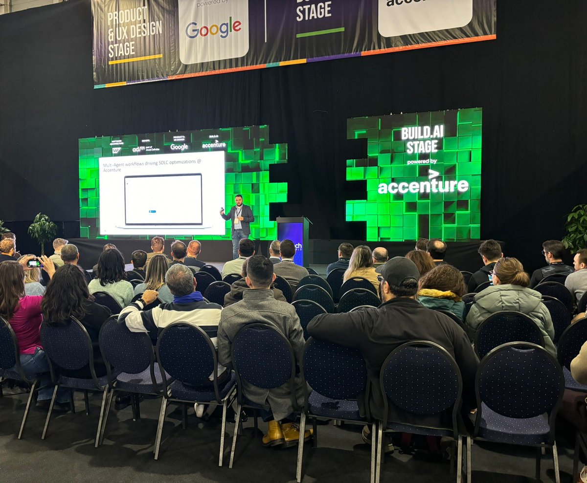 Salesflow_tech's tweet photo. Our team attended #GoTechWorld 2024 in Bucharest, a fantastic event! We reconnected with old friends, met inspiring professionals, enjoyed great presentations, and even tried FIFA on giant screens &amp; F1 simulators. Excited for future collaborations! 🚀 #TechInnovation #Networking https://t.co/hr2mF8rKhD