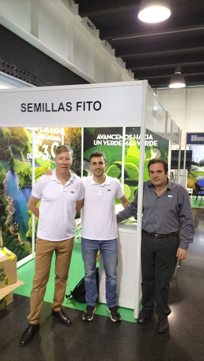 SemillasFitoTG's tweet photo. Our Spanish Turfgrass team is attending the  45°  Congress of the Spanish Greenkeeper  in Elche, presenting the brochure with new and well-established C3 and C4 varieties suitable for the Mediterranean climate! #November #turfgrass #aedg #Golf https://t.co/223LI3g8jZ