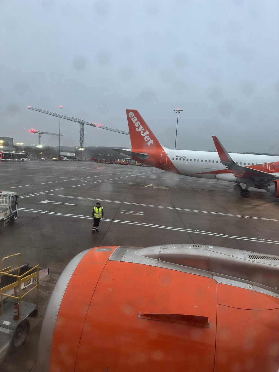 Honeymoon nearly over darlings, next stop Amsterdam to visit a few more Halloween Events 🧟‍♂️

#halloweensnotover