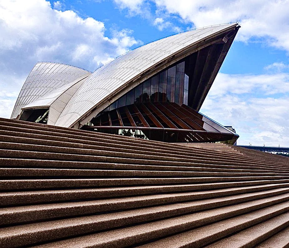 SoniaPizzinelli's tweet photo. Step by step, side by side #sydney #architecture #sydneyoperahouse #photography #photo #photooftheday https://t.co/IfX30EuNMN