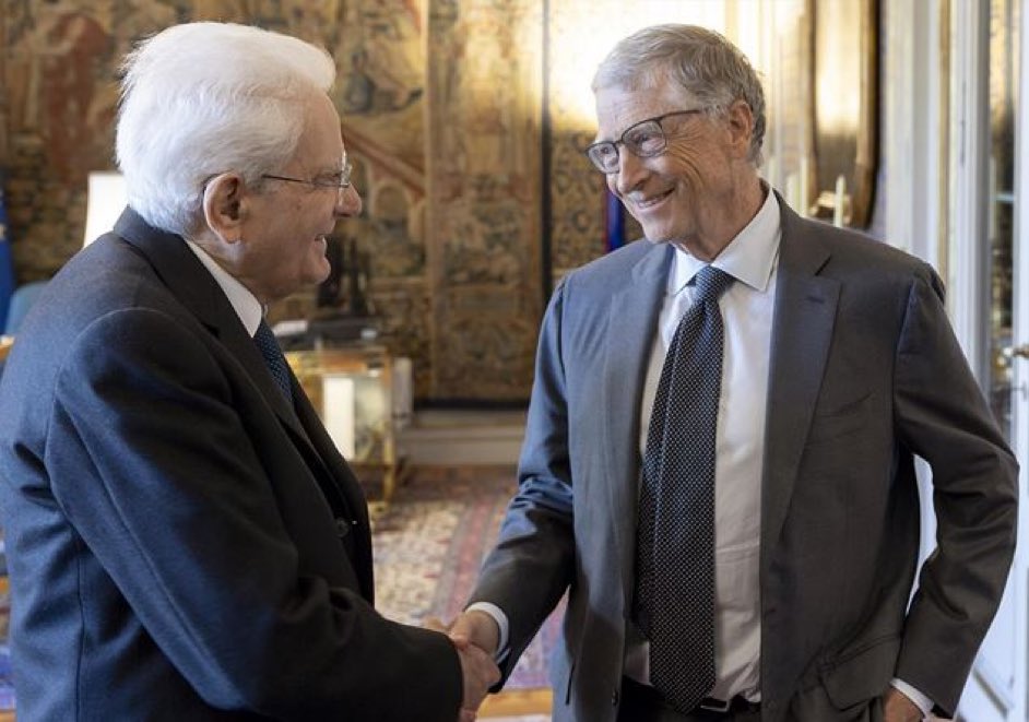 ZioGiac's tweet photo. @sbonaccini guardi il vostro presidente con il vostro datore di lavoro. Stanno trattando il tfr forse…. https://t.co/wsc0iZ1Faq