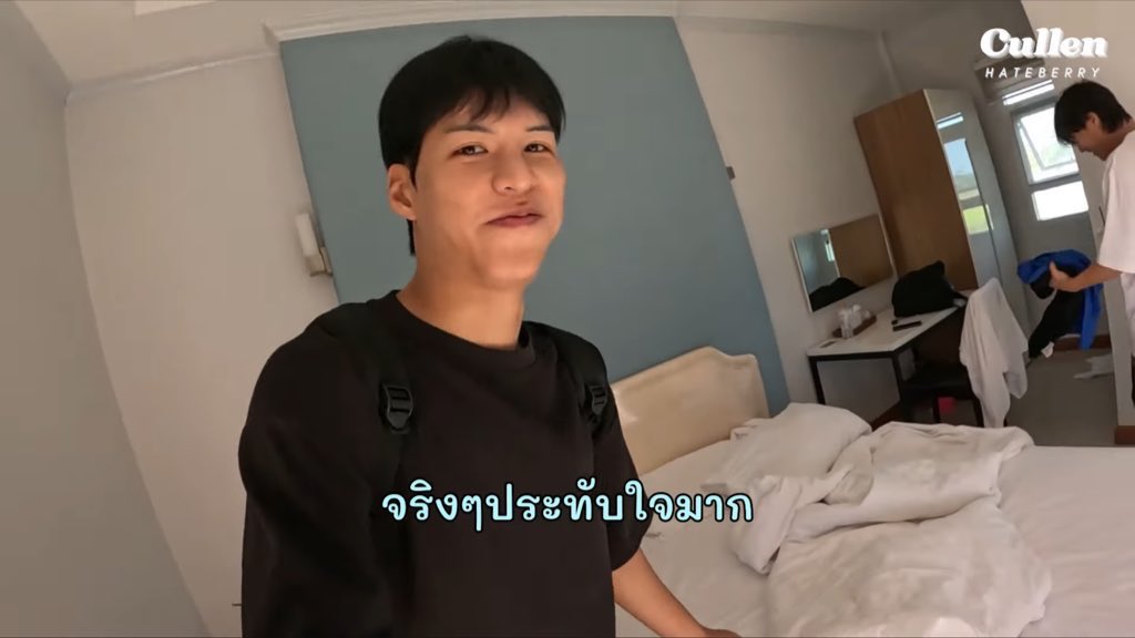 _October_23's tweet photo. ความสัมพันธ์แบบ give &amp; take 
มันดีมากๆ นะ ใส่ใจกัน ดูแลซึ่งกันและกัน
เค้าทำให้กันแบบไม่ได้หวังอะไร 

แต่ยิ่งทำให้กันมากเท่าไหร่ ก็มักจะได้ตอบแทนกลับมามากเท่านั้น 

นี่คือ “ สิ่งเล็กๆ ที่ประทับใจ ” ที่สุด..ที่สุดเลย #คัลแลนพี่จอง https://t.co/Ky22C33Dry