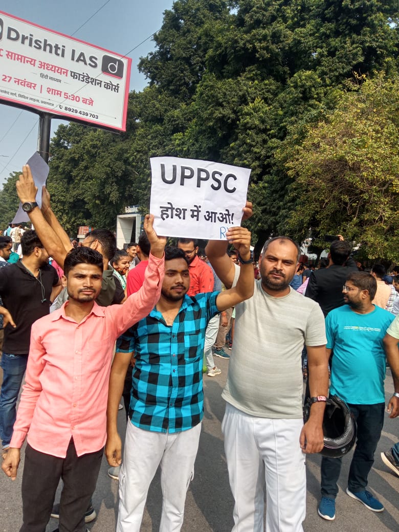RajatMishra__'s tweet photo. छात्रों का सहयोग,उनकी मांगों के समर्थन में पूर्व मुख्यमंत्री @yadavakhilesh जी प्रयागराज के लिए रवाना हो गए है
एक युवा नेता ही एक युवा की बेरोजगारी और समस्या को समझ सकता है
बाकि तो मनमानी चल ही रही है चाहे #UPPSC हो या #upsssc 
#UPPSC_No_Normalization
#लेखपाल_सप्लीमेंट्री_रिजल्ट https://t.co/01sLcSrevb