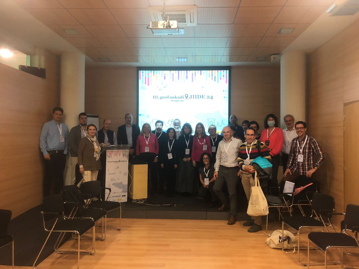 Ayer 13 de noviembre se celebró la reunión del Subgrupo de Trabajo de la IDELocal en el marco de las JIIDE 2024.

#SitmunDiba #som311 #ODSDiba <a href="/diba/">Diputació de Barcelona</a>