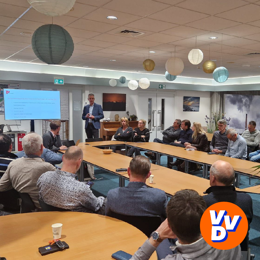 VVDStedeBroec's tweet photo. Gisteren was de ALV van de VVD Westfriesland bij Politie Basisteam Hoorn. Een interessante, inspirerende en gezellige avond. De avond stond, naast de ledenvergadering, in het teken van ondermijning.
Er is werk aan de winkel; ook voor de Westfriese VVD-fracties. 💪👮 @VVDWFregio https://t.co/1DYcXLr4x6