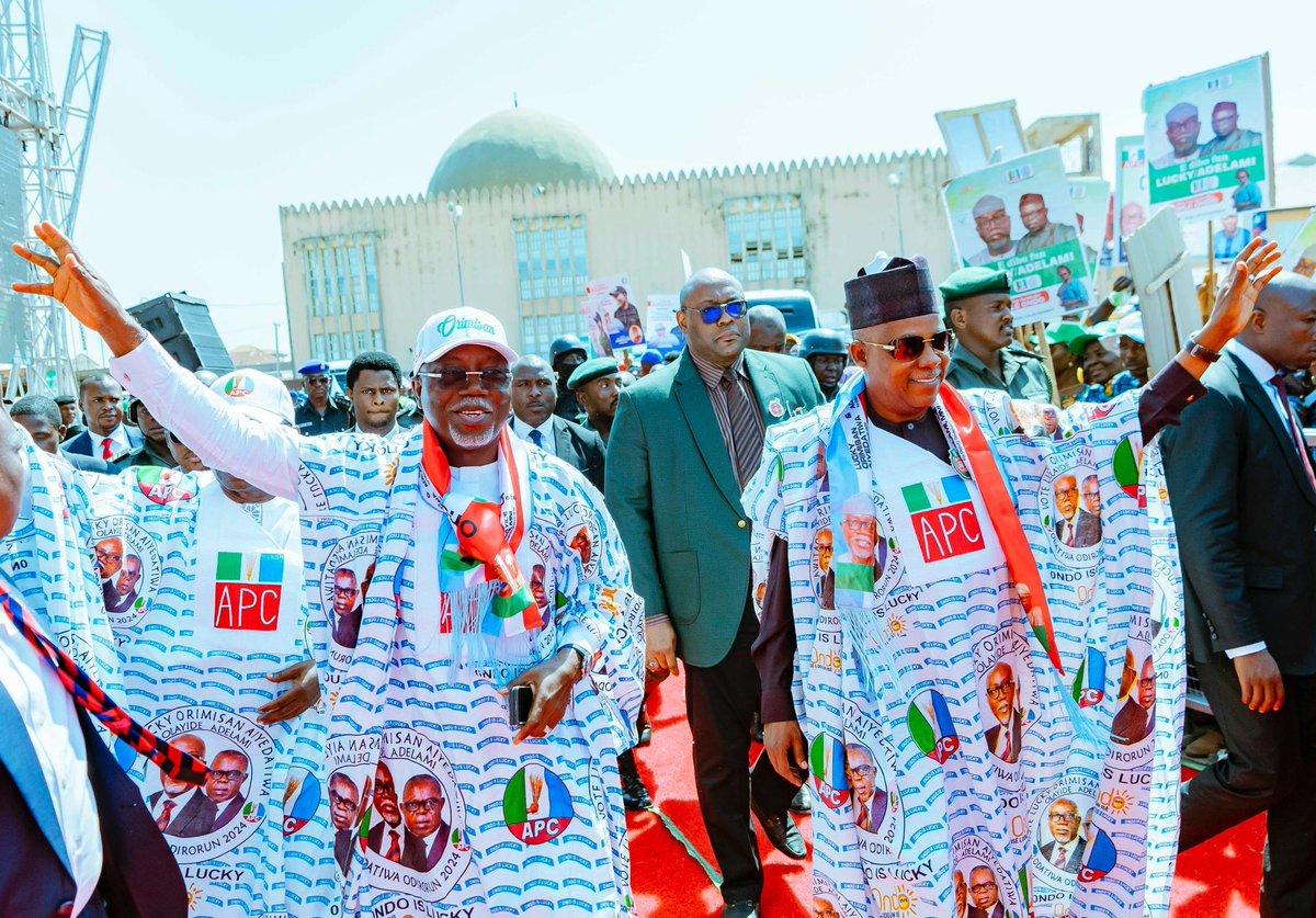 kyari_engr's tweet image. Vice President @KashimSM Shettima @officialSKSM has urged the people of Ondo State to re-elect Governor Lucky Aiyedatiwa and his deputy, Dr Olayide Adelami, in the upcoming election, promising they will bring hope, unity and prosperity. 
#Shettima #Tinubu #SunshineState