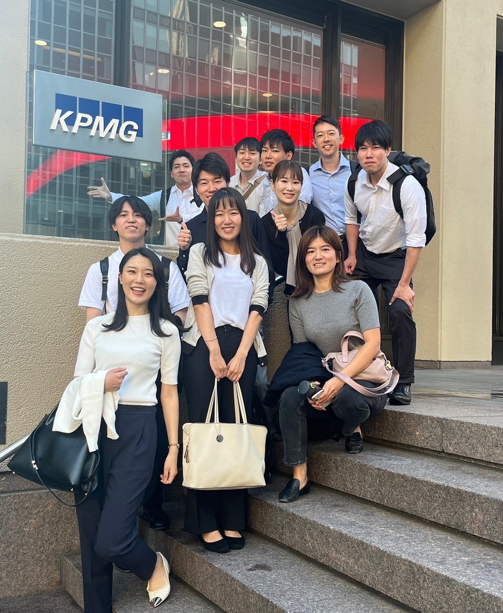 あずさ監査法人では、若手職員が参加できる海外派遣プログラム(HITプログラム)があります。  私は、ニューヨークとシリコンバレーにて1ヵ月間、主に日本の海外子会社の監査に従事しました。 慣れない英語での業務でしたが、海外駐在の雰囲気を肌で感じることができ、貴重な  ...