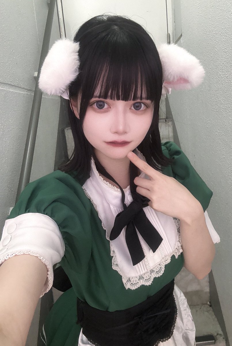 GcVIv6tbkAA1SiW.jpg