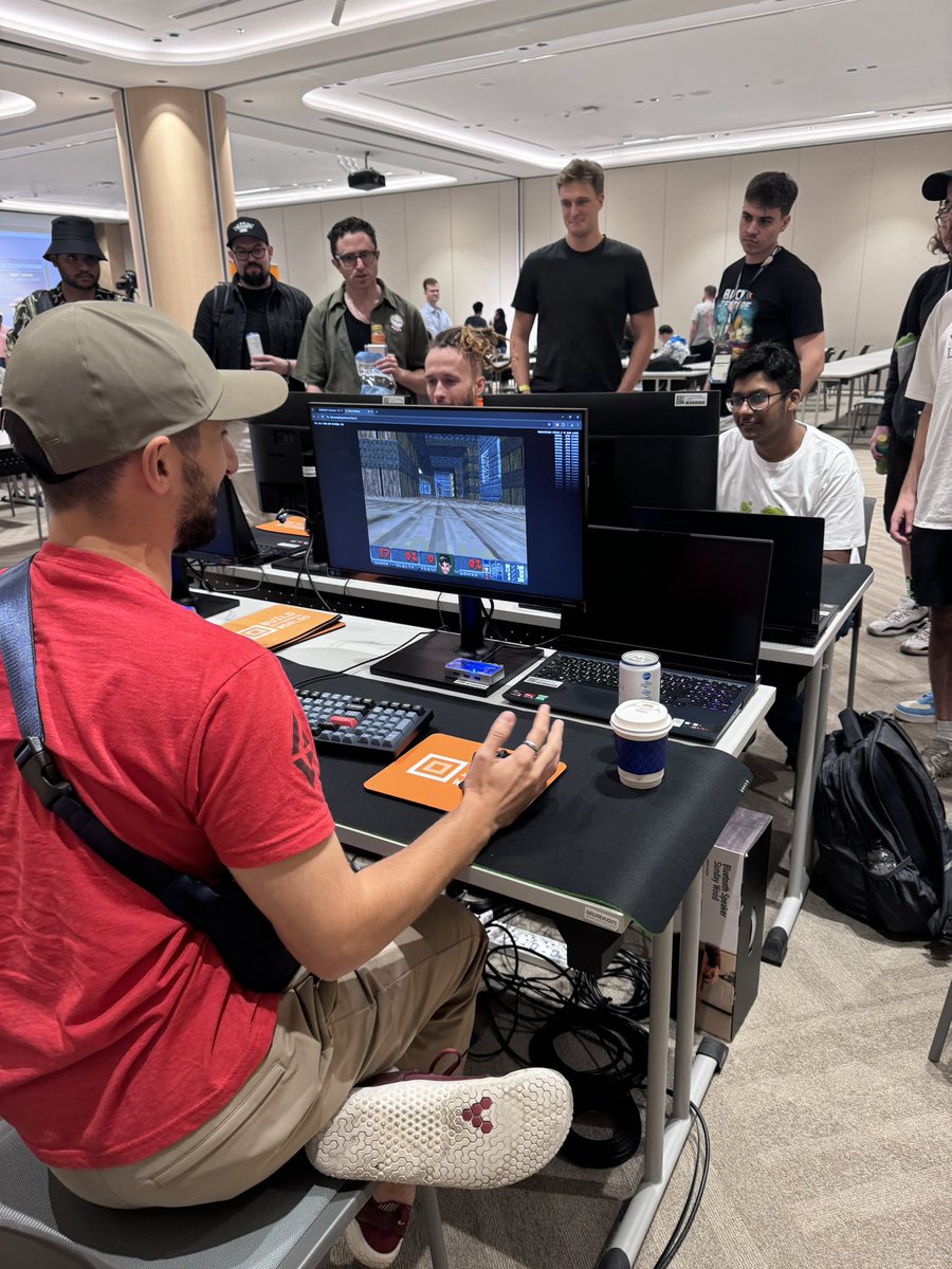 mud_dev's tweet image. 8/ We’re starting up an onchain Doom tournament powered by Quarry before kicking off more talks at 4pm! 

Come through and play!