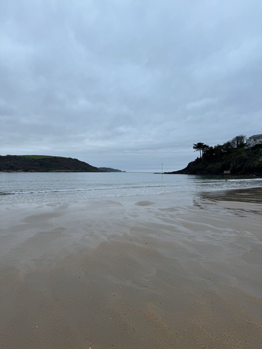 Thursday morning beach walk, just a quiet roll of waves
