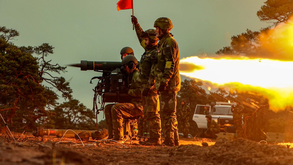 Stridsgrupp Gotland vässar sin luftvärnsförmåga! 
18:e luftvärnskompaniet tar taktpinnen och visar vart skåpet ska stå!

#Gotland #Sweden #Sverige #Svfm #Robotsystem70D #Antiaircraft #Army