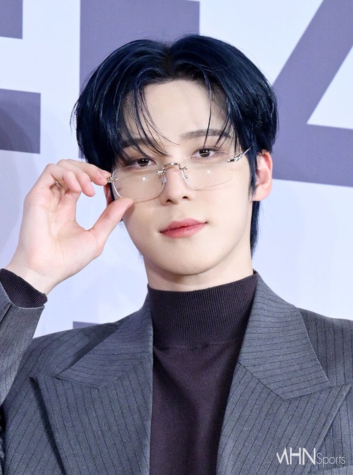 __young1__'s tweet photo. 눈썹라인까지 넘 아름다우심 .. 💙 https://t.co/5Bd0PjjFtt