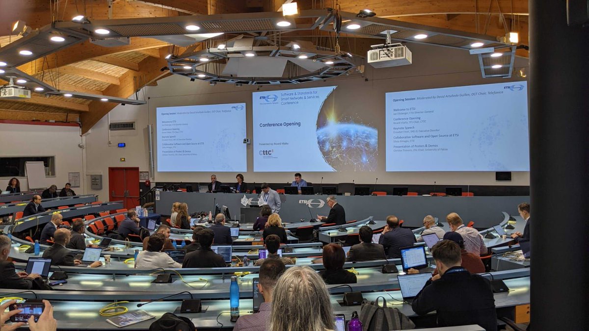 🌐Presentada la nova versió del controlador SDN open-source TeraFlowSDN durant la ETSI #SNS4SNS

Liderat per investigadors del #CTTC, el controlador s’ha dissenyat per millorar la gestió, automatització i seguretat de les xarxes modernes com #5G i #6G

🔗cttc.cat/cttc-researche…