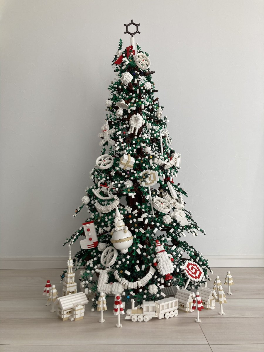 pannoda1's tweet photo. #我こそは変態だと思う作品を晒そうぜ
1mのクリスマスツリー
全てレゴです https://t.co/722W9gjfjg