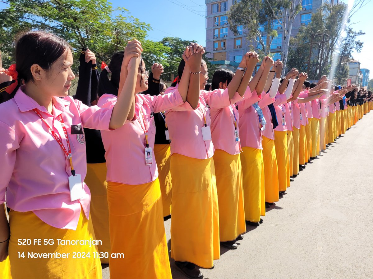 vincymeitei's tweet image. In #Manipur ,celebrations 4 Children’s Day fall silent.The joyful atmosphere is overshadowed by d abduction of 6family members frm #Jiribam #Meitei community, including 3minors,by #KukiTerr0rists .Students r now organizing protests to demand d safe release of dos abducted members