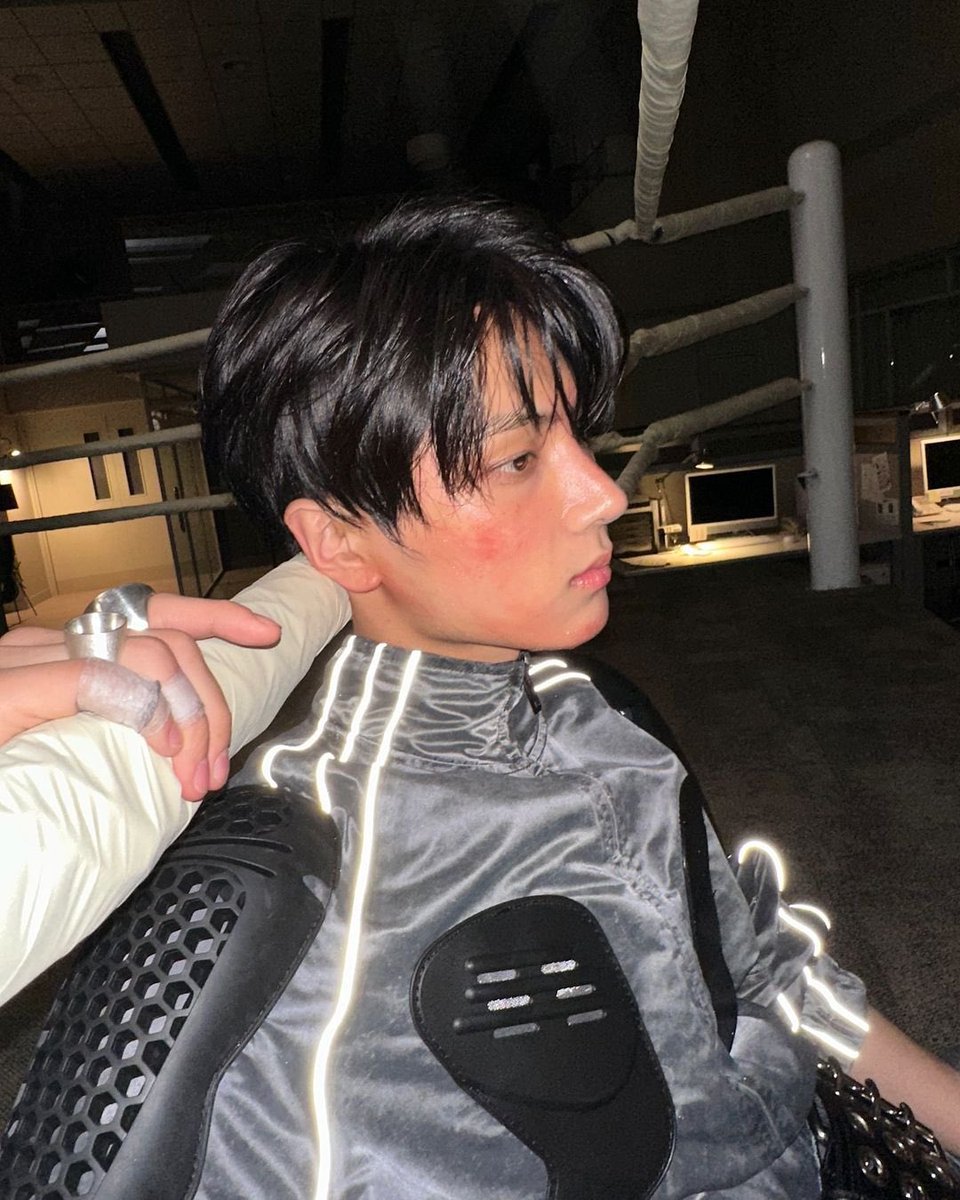 enhypenupdates's tweet photo. [INSTAGRAM] 241114

"🥊 #JAY"

(1/2)

@ENHYPEN_members @ENHYPEN #ENHYPEN #엔하이픈 https://t.co/x0LWKRsuL7