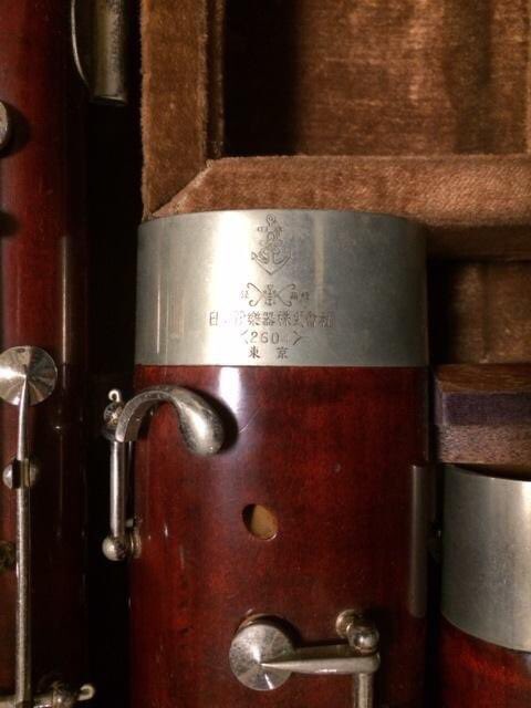 traum423's tweet photo. @cntftpn 福岡の老舗楽器店の倉庫から発見されて現在では武蔵野音楽大学の楽器博物館に所蔵されている日本管楽器製造のシリアル番号2604のファゴットです♪ https://t.co/HDBCtBqsXY