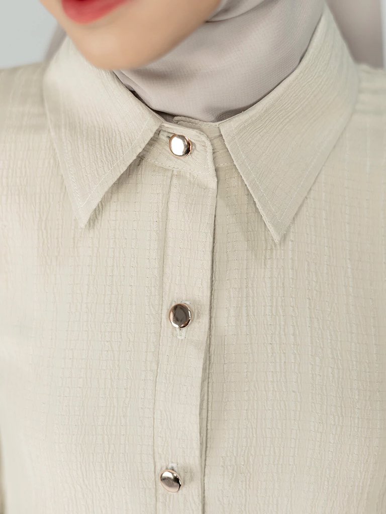 Ledira Dress dengan detail lengan puff, busui friendly dengan kancing gold bukaan depan, kerah kemeja

Link order : s.shopee.co.id/5VE6aRYZaX 🫰🏻💕

 #dressmuslimah #dress #dressmurah #gamis #gamissyari #gamismurah #dresscantik #gamiscantik #dresskondangan #dresskekinian