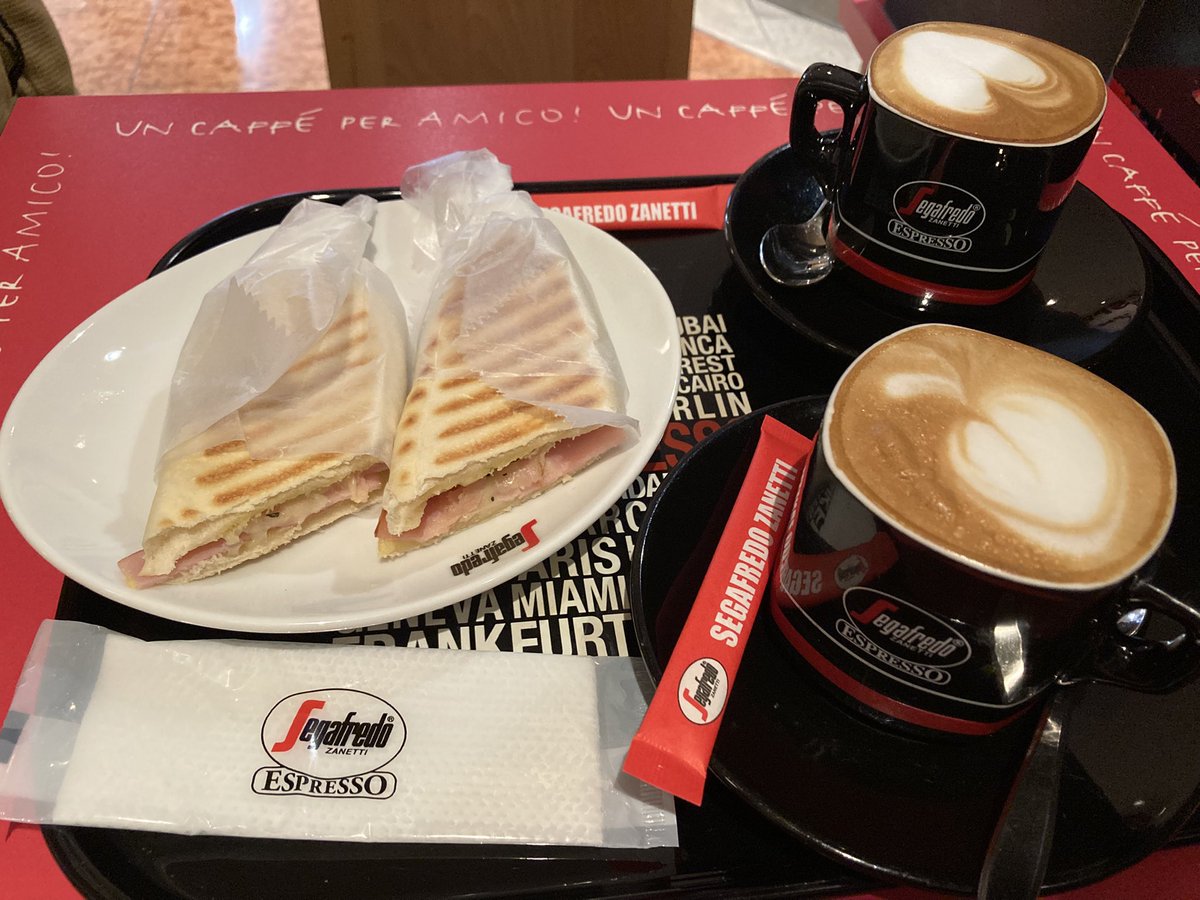 manosuke_0810's tweet photo. そしてライブ前の休憩☕️
#Segafredo https://t.co/crH68U2MbQ