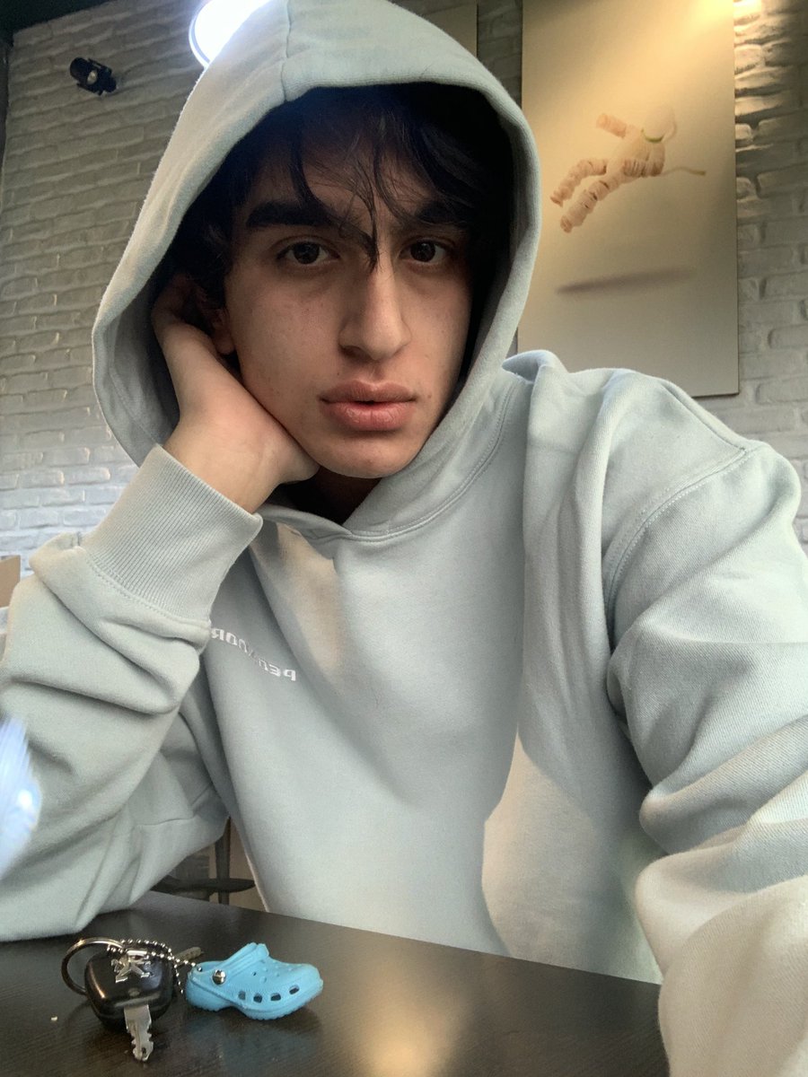 هاتی tweet media