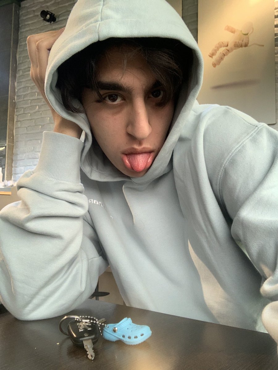 هاتی tweet media