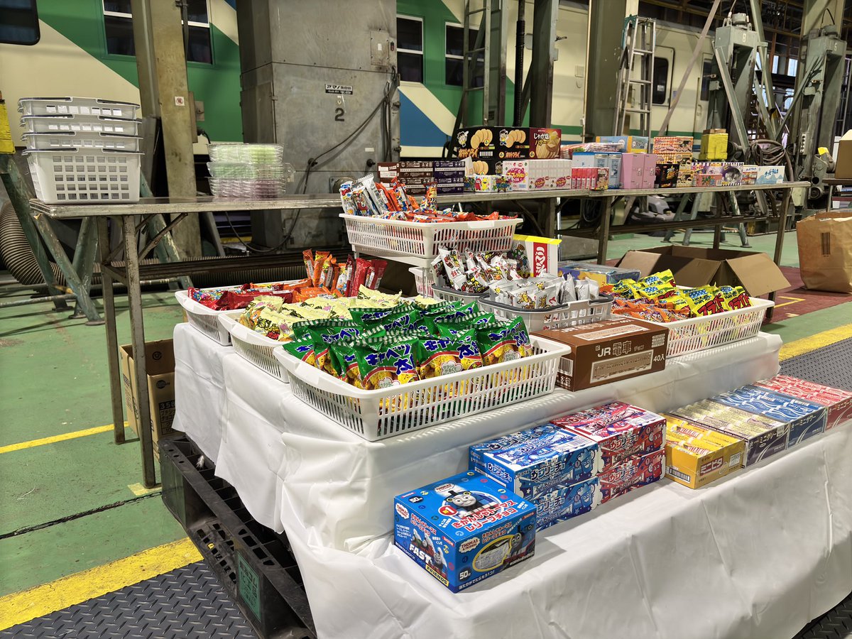 abukyu_sns's tweet photo. 一部ブース公開です！
土曜日当日皆様が1番に楽しんでいただけるように準備頑張ってます
是非お越しください
 #阿武隈急行 https://t.co/dWMgZFmk0P