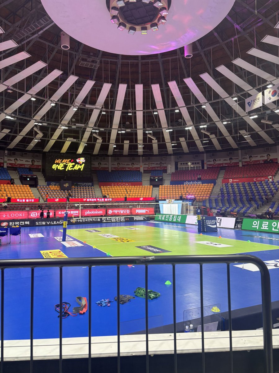 저 화장실이 너무 급한데 ㅃㄹ 입장 좀 해주세여