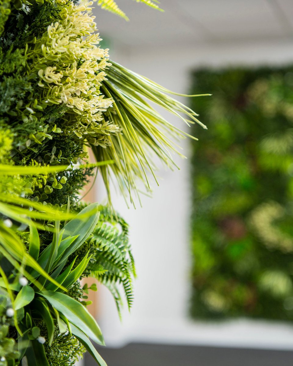 rodleyinteriors's tweet image. Transform your office with feature walls designed to inspire, boost mood, and elevate productivity! 🌟

#featurewall #livewall #officeinspo #officedesign #productivity #leeds #officepartitions #partitioning