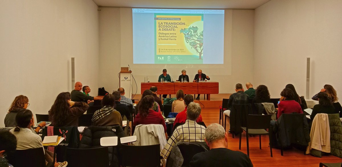 🌎 LA TRANSICIÓN ECOSOCIAL A DEBATE
🗣️ Diálogos entre América Latina y Euskal Herria

🔴 Damos comienzo al encuentro internacional en el que, durante dos días, debatiremos sobre las diversas formas de entender la transición para enfrentar la crisis multidimensional que sufrimos.