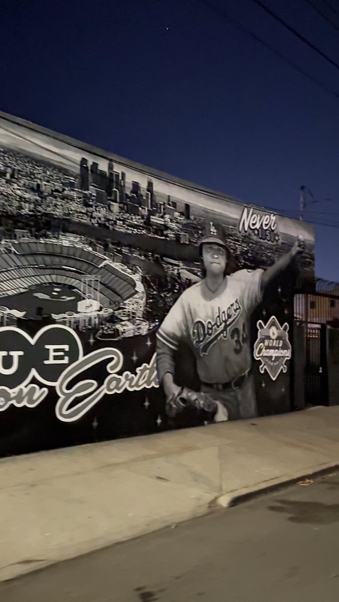 B2B WS CHAMP Max Muncy’s #1 Fan tweet media