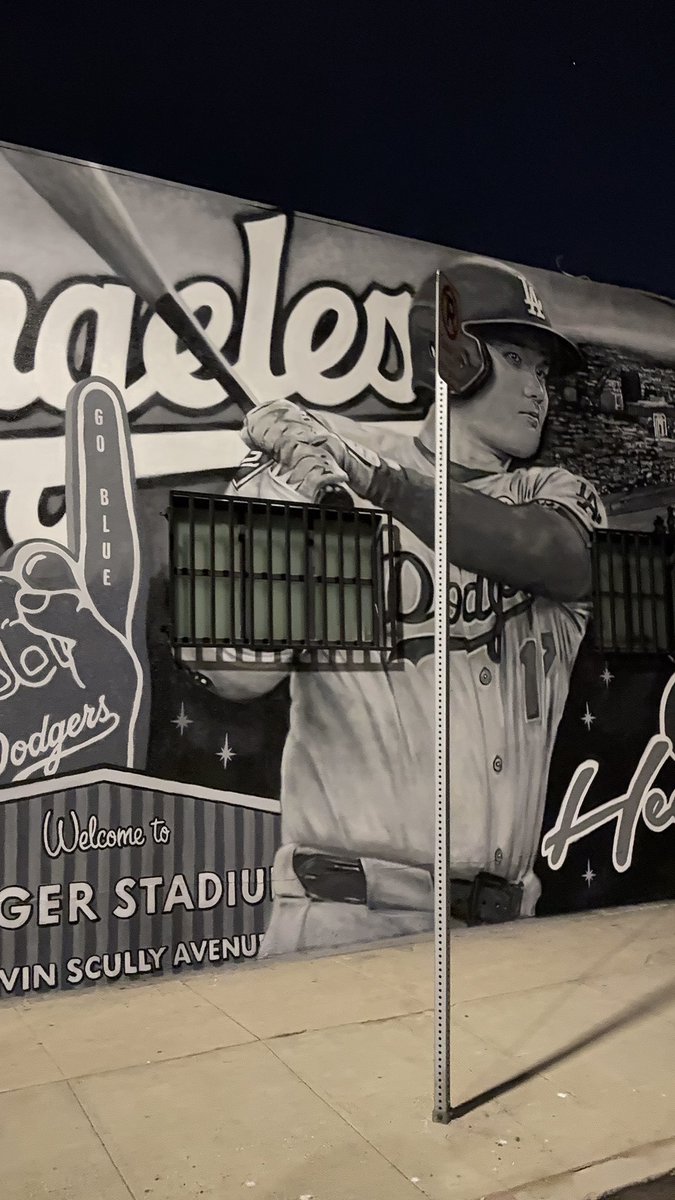 B2B WS CHAMP Max Muncy’s #1 Fan tweet media