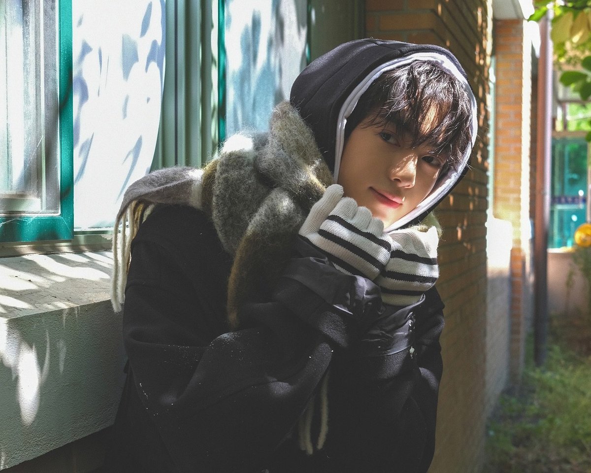 mycat_1's tweet photo. 241114 투어스 인스타그램 포스트 

한 겨울밤의 꿈☃️

#투어스 #TWS #한진 #HANJIN #韩振 https://t.co/Xl2sQrZEmq