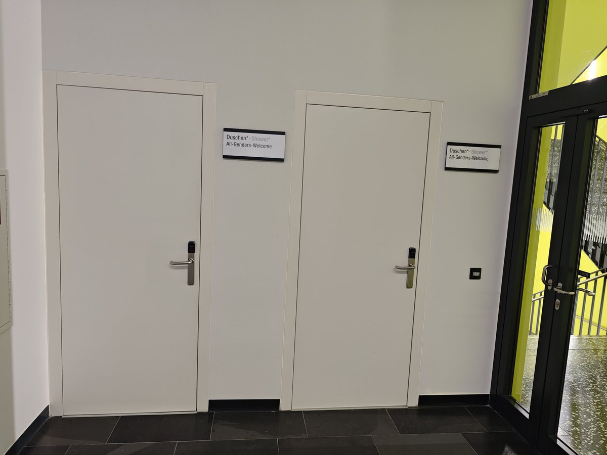 nikolausf's tweet photo. #readyfortheshow #wirnennenesarbeit @OeAD_worldwide @fh_stpoelten
They have showers and child care rooms here! https://t.co/G6AMUHIxaU