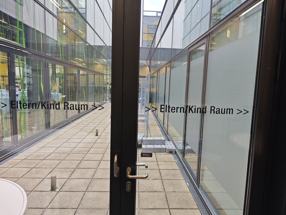 nikolausf's tweet photo. #readyfortheshow #wirnennenesarbeit @OeAD_worldwide @fh_stpoelten
They have showers and child care rooms here! https://t.co/G6AMUHIxaU