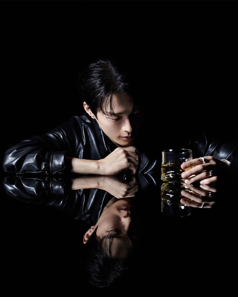 I can't believe I married this man. He's so fine 😍