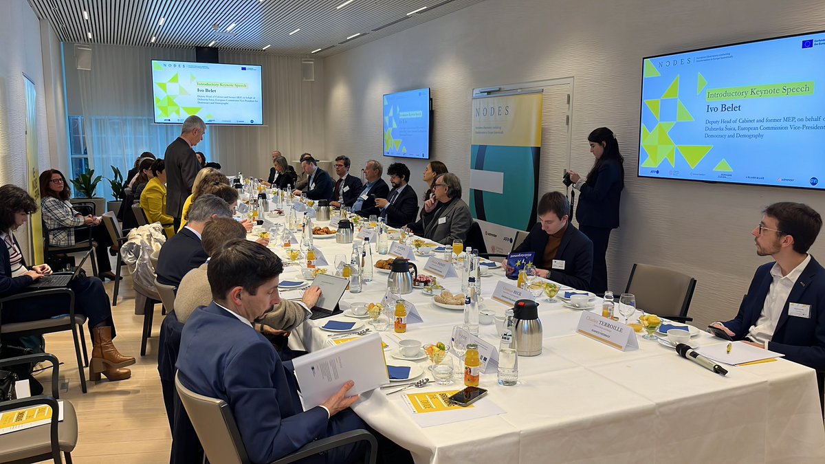 Today at the EP, <a href="/ReImagineEuropa/">Re-Imagine Europa</a> with an excellent group of experts from EU INSTITUTIONS and diverse organisations to discuss the power of #narratives for tackling #disinformation. We are building a more inclusive and positive public discourse.