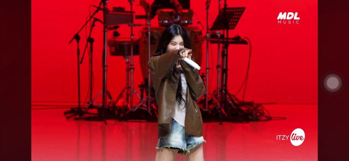 yonkey211's tweet image. #itsLive_event_ITZY
가라 예지멍!!!so cute😻😻😻