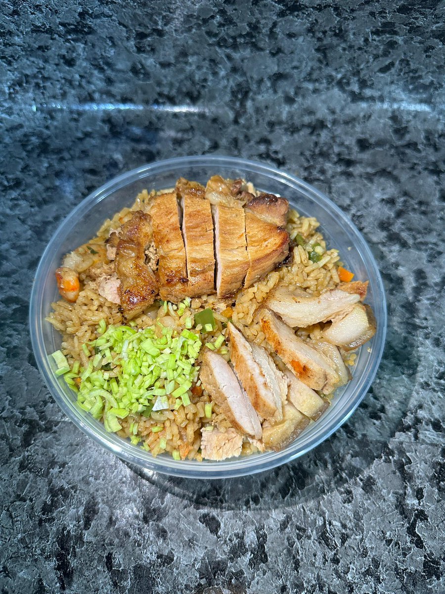 lunchboxcmr's tweet photo. Hello ! Ici Lunchbox, nous sommes de retour avec encore plus de saveur ! https://t.co/6GXOIbKADg